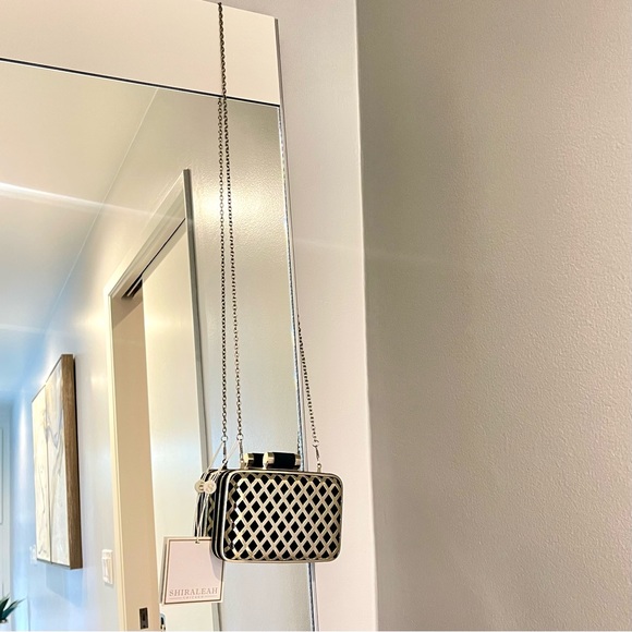 SHIRALEAH 🖤 NWT ‘Jean Minaudiere’ Black & Gold Evening Clutch - Picture 2 of 13